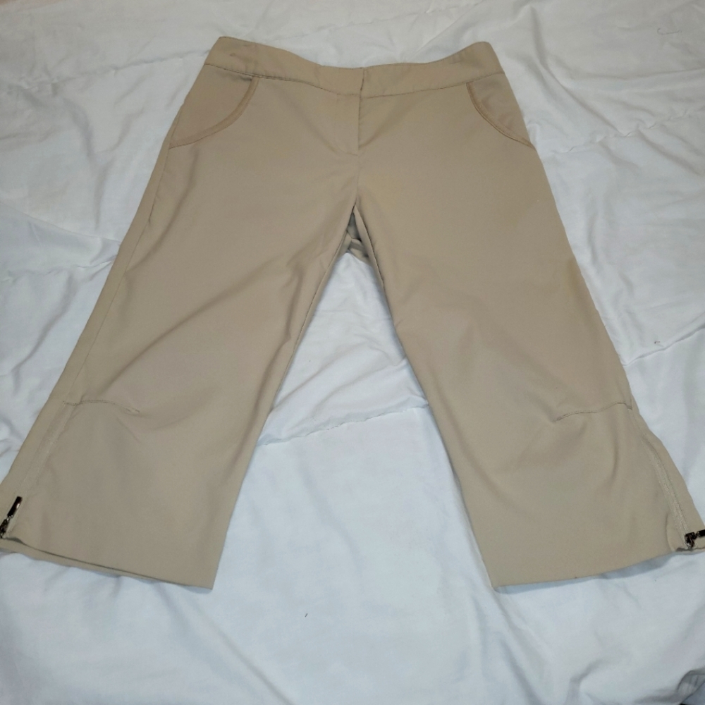 IZOD capris size 2